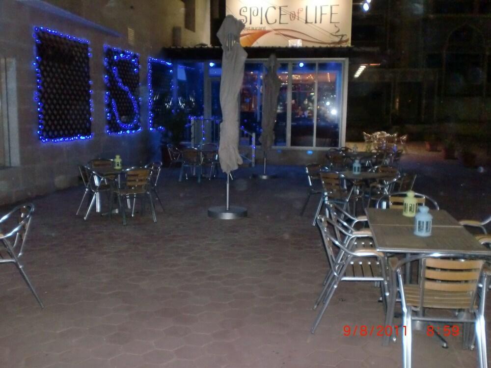 Spice Hotel Кувейт Экстерьер фото